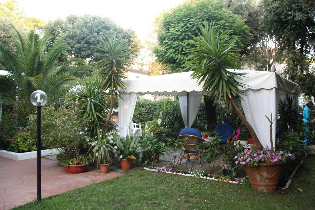 Hotel Villa Rona Forte dei Marmi Eksteriør billede